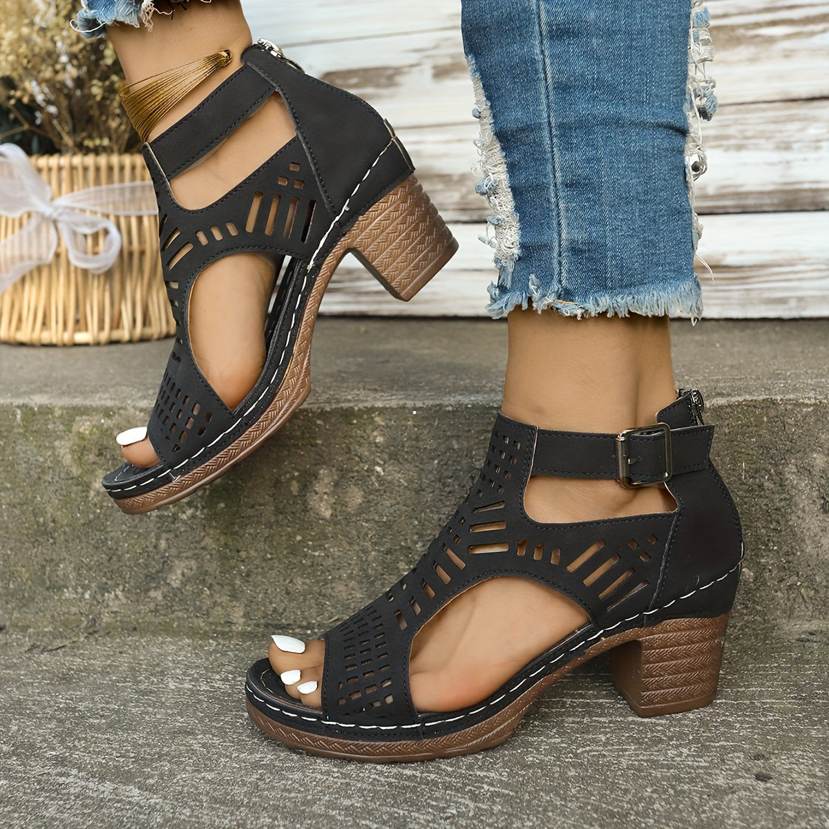 Alice Rieke | Ergonomic sandals