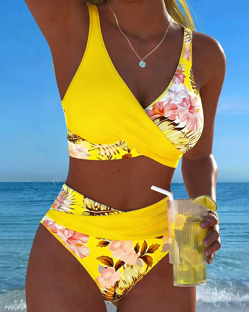 Millie | Bikini with contrast floral pattern and slit