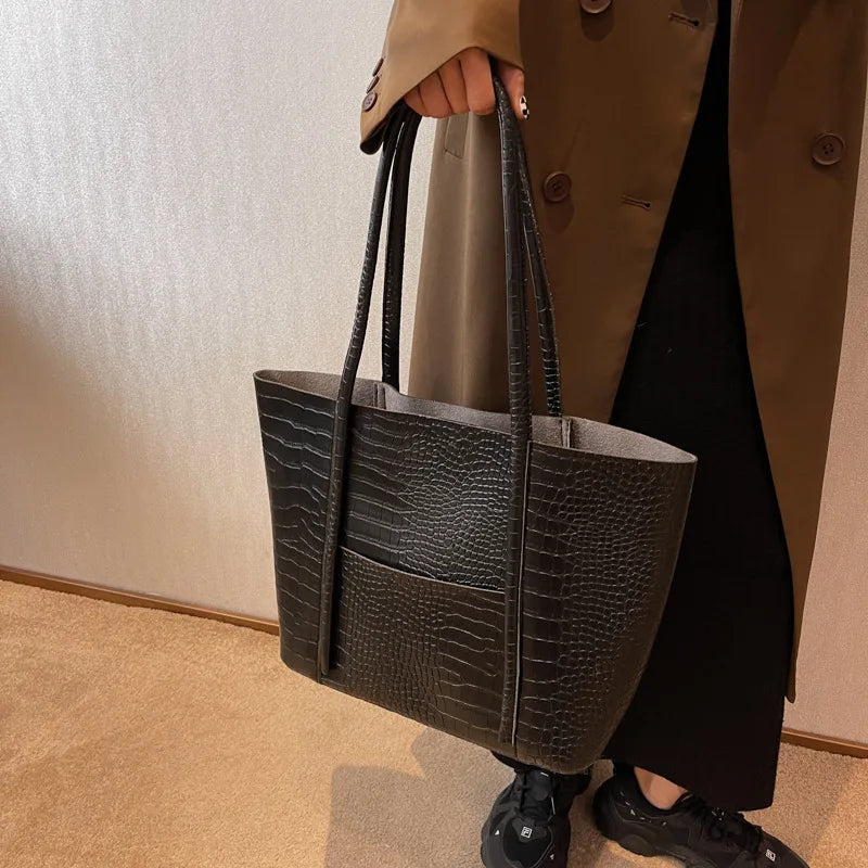 Zoe | Refined shoulder bag
