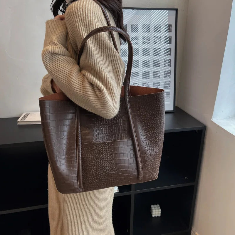 Zoe | Refined shoulder bag