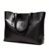 Martha | Essential and elegant handbag