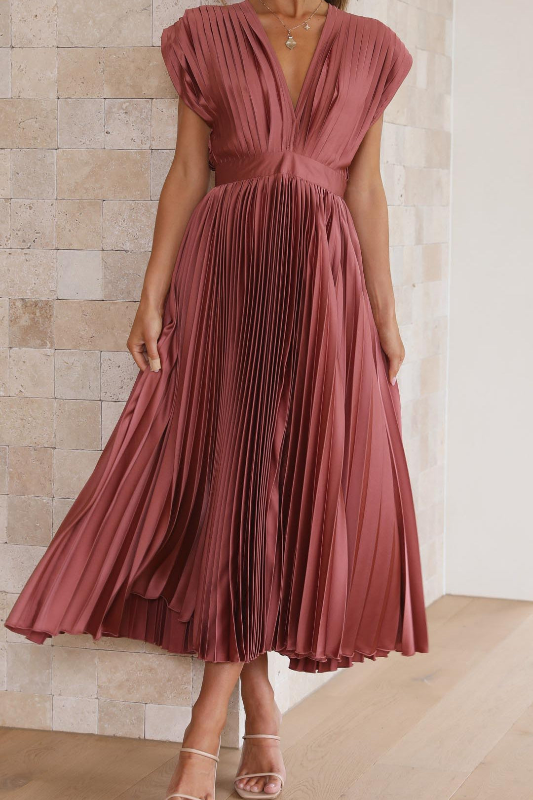 Sina | Elegant pleated dress